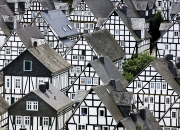 英雄联盟总决赛时间-欧冠淘汰赛焦点战，勇士队全面压制深圳队，展现跨域统治力