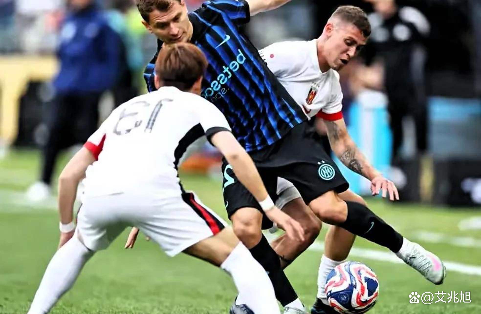 看豪门球队的激烈比拼,热闹非凡!的简单介绍 看豪门球队的激烈比拼,热闹非凡!的简单介绍