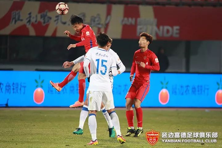 包含贵州恒丰主场战胜延边富德，争取保级机会的词条