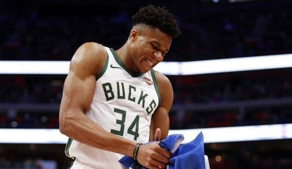 包含罗马碾压RNG,字母哥完成高光表现激烈交锋淘汰赛,技惊四座的词条 包含罗马碾压RNG,字母哥完成高光表现激烈交锋淘汰赛,技惊四座的词条