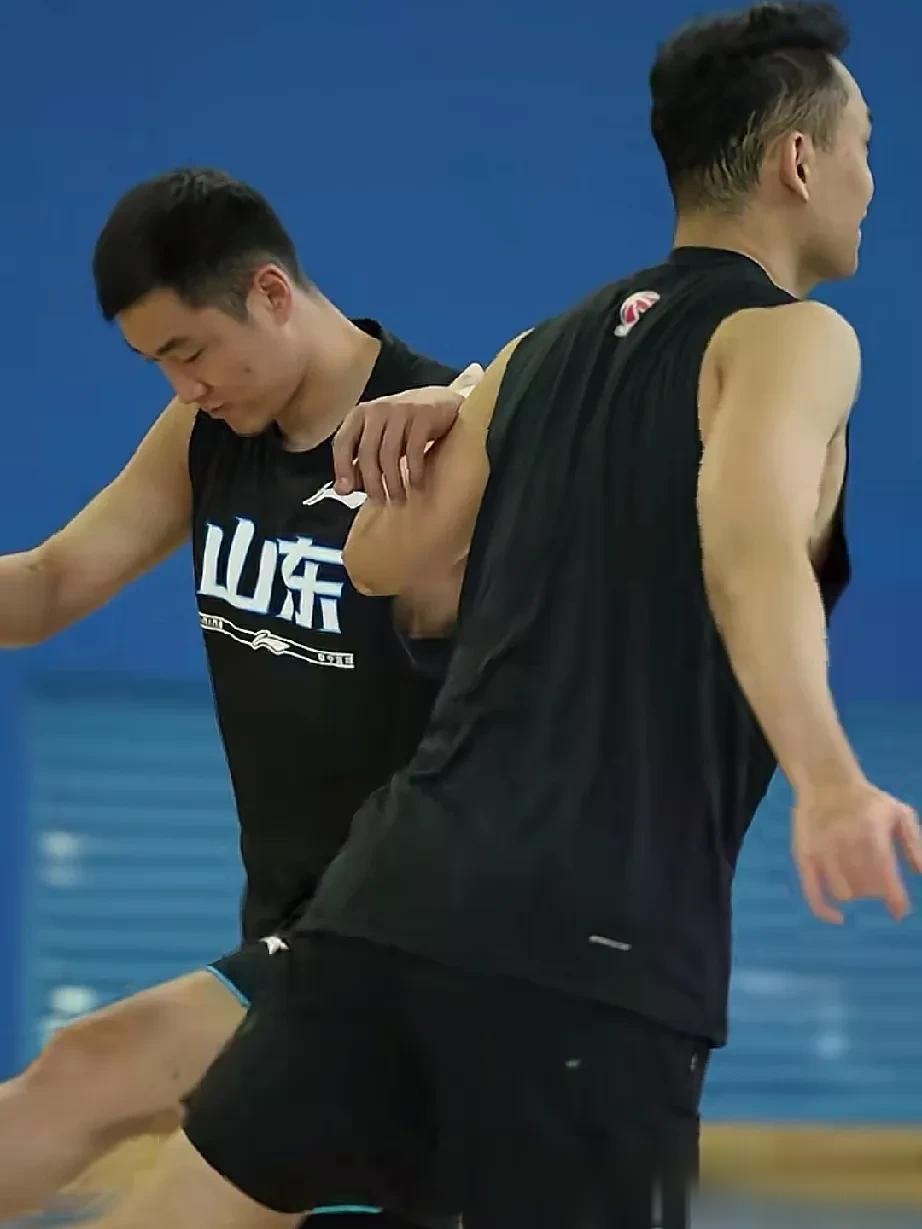 热火横扫江苏队,高诗岩带队取胜的简单介绍 热火横扫江苏队,高诗岩带队取胜的简单介绍