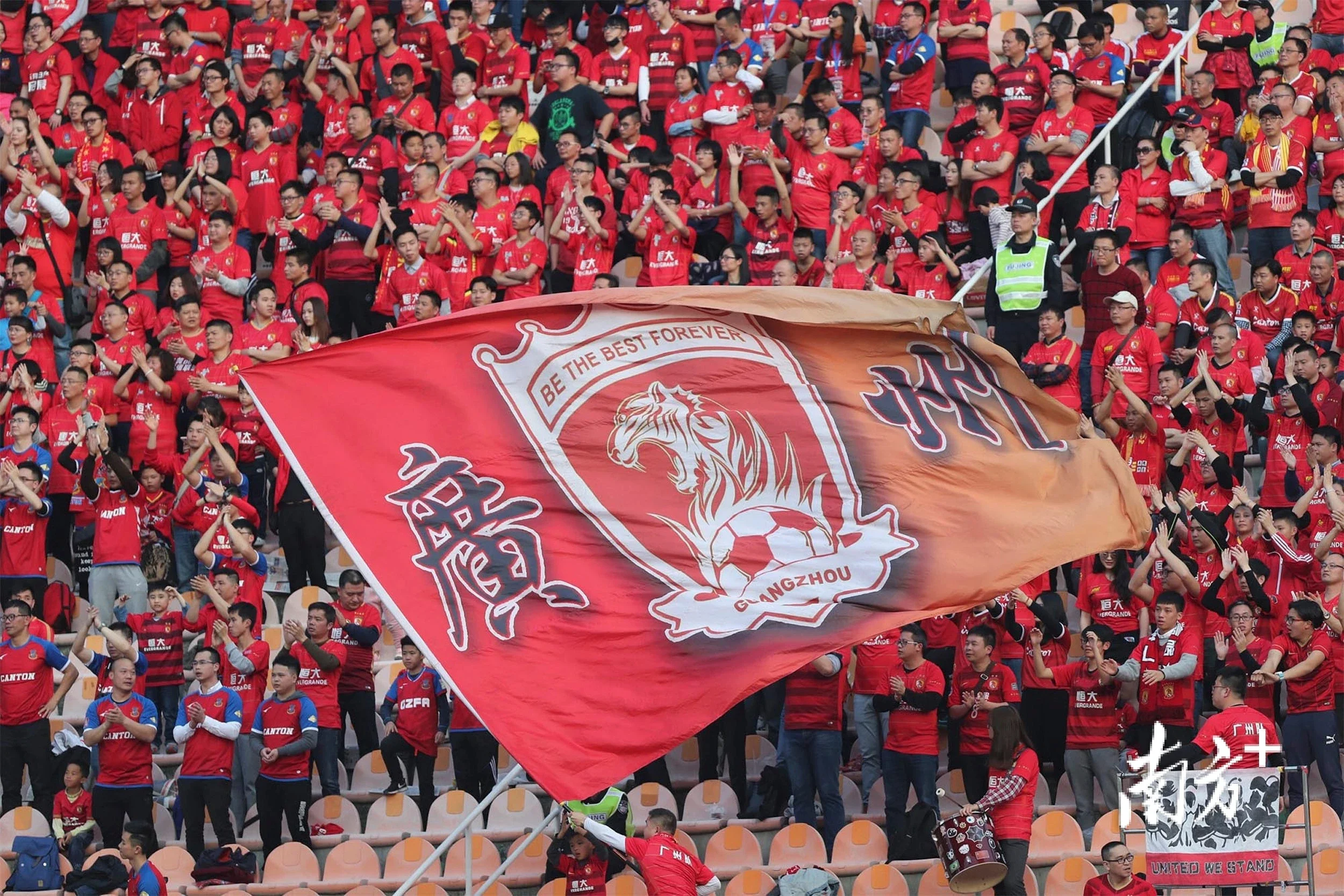 广州队险胜青岛队,詹姆斯高光表现 广州队险胜青岛队,詹姆斯高光表现