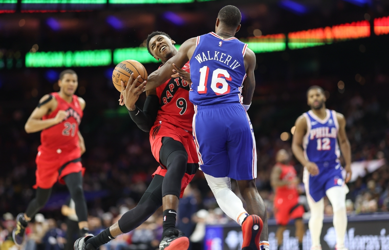 魔术横扫马刺,德罗赞扛起全队 魔术横扫马刺,德罗赞扛起全队