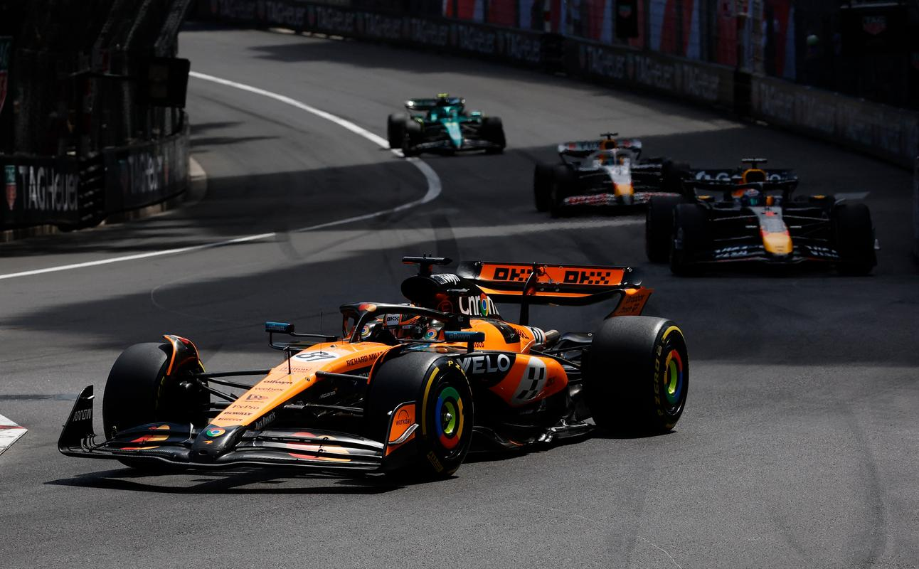 红牛二队轻取红牛车队,佩雷兹带队取胜 红牛二队轻取红牛车队,佩雷兹带队取胜