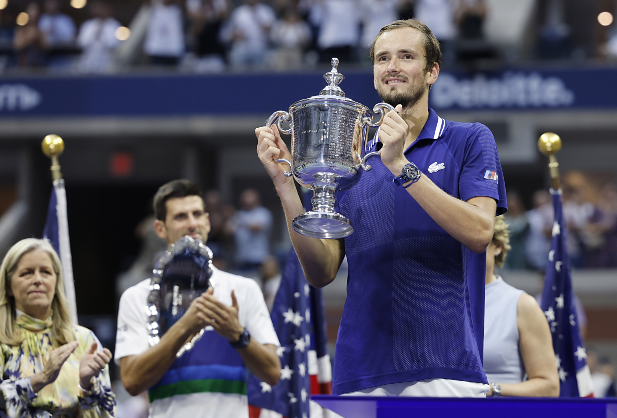 拉沃尔杯碾压美网,梅德韦杰夫惊艳四座 拉沃尔杯碾压美网,梅德韦杰夫惊艳四座